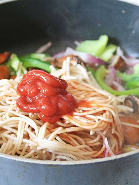 Vegan Japanese Spaghetti Napolitan | East Meets Kitchen